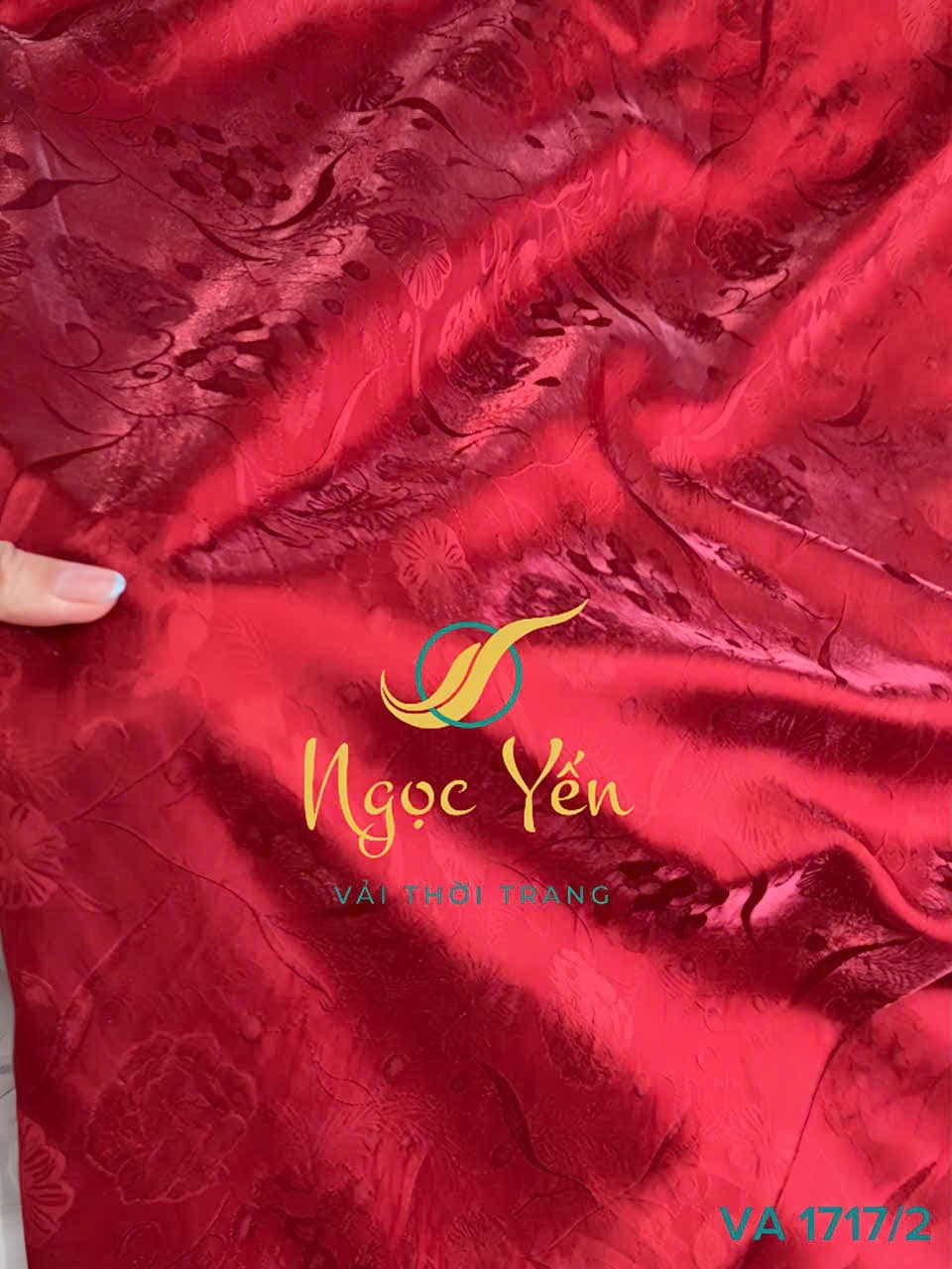 VA 1717/2-Vải áo dài lụa gấm in hoa màu đỏ tươi