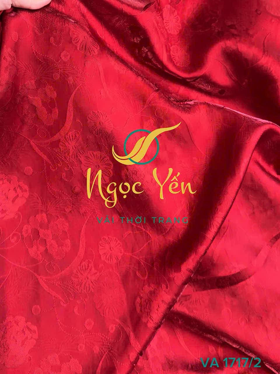 VA 1717/2-Vải áo dài lụa gấm in hoa màu đỏ tươi