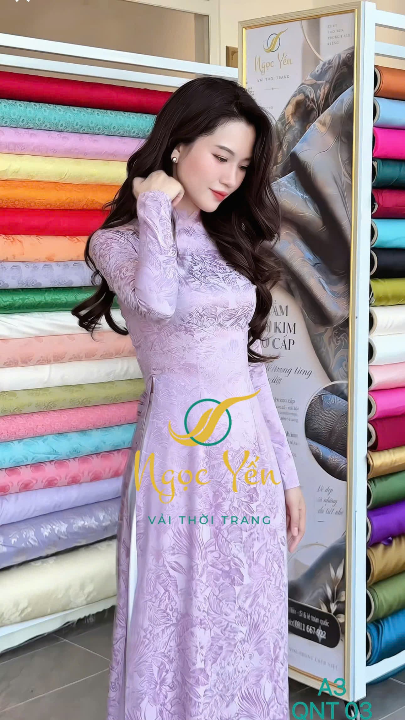 A3-Áo dài lụa gấm cổ trụ, tay dài hoa tím