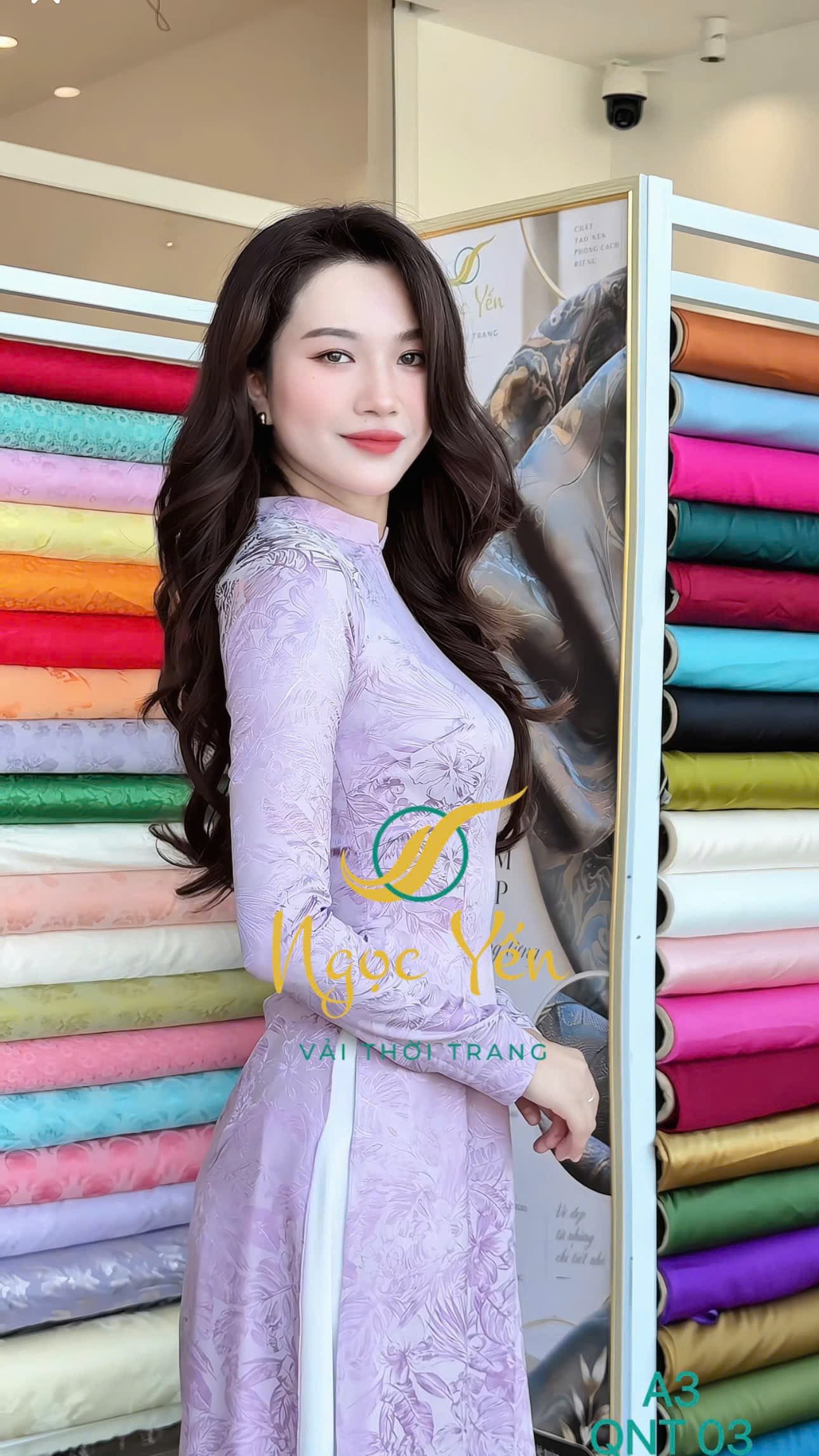 A3-Áo dài lụa gấm cổ trụ, tay dài hoa tím