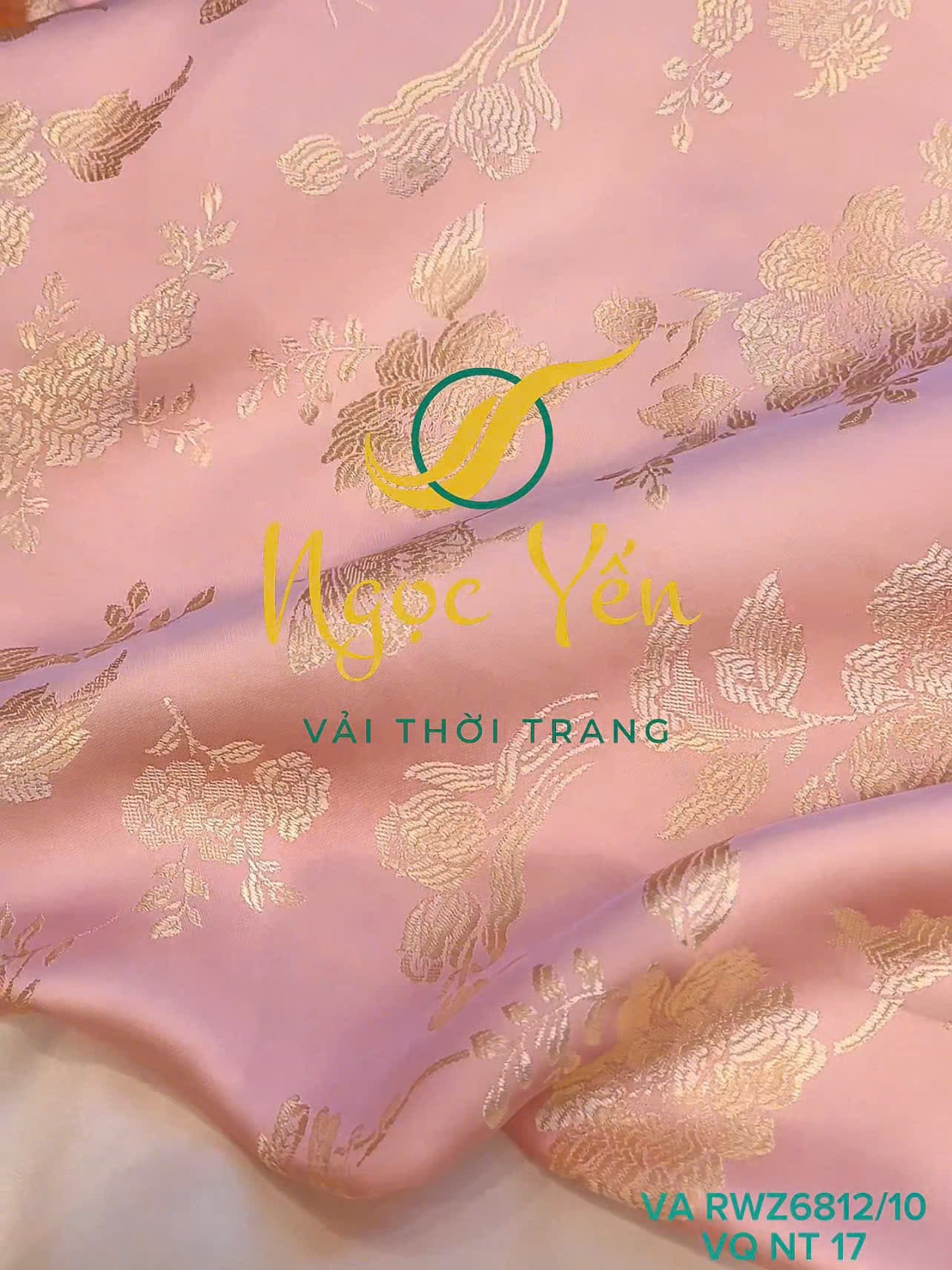 VA RWZ6812/10-Vải áo dài gấm lụa tằm hoa hồng sữa